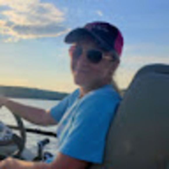 Meet your Posher, Alyson - Picture 1 of 1